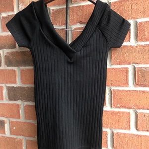 Black V neck short sleeve